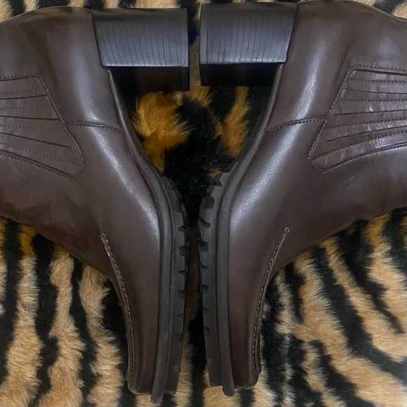 Brown Leather Stacked Heel Gianni Bini Ankle Boots Size 8 1/2 - Picture 13 of 16